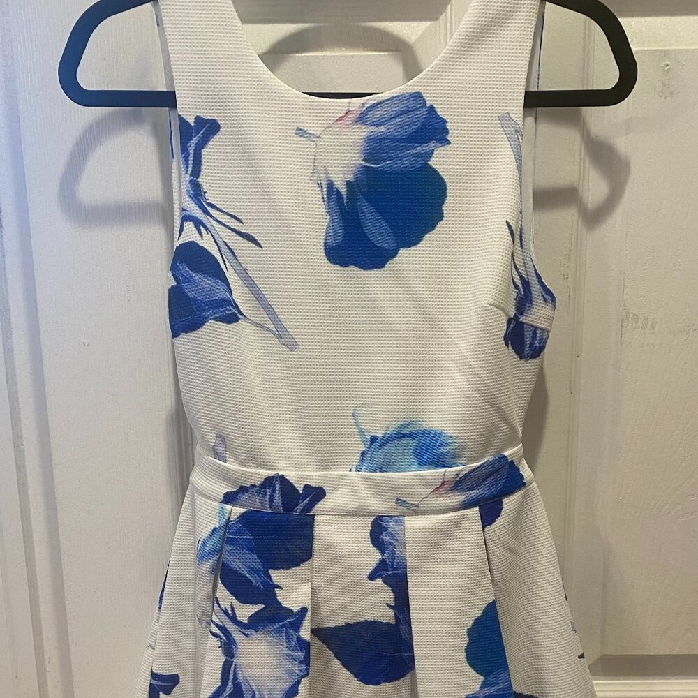 Lulus Women's Cut Out Floral Dress Size M #391